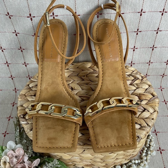 Good American Suede Single Strap Chain Heeled Sandals Amber Brown Sz 	11 New - Picture 6 of 12